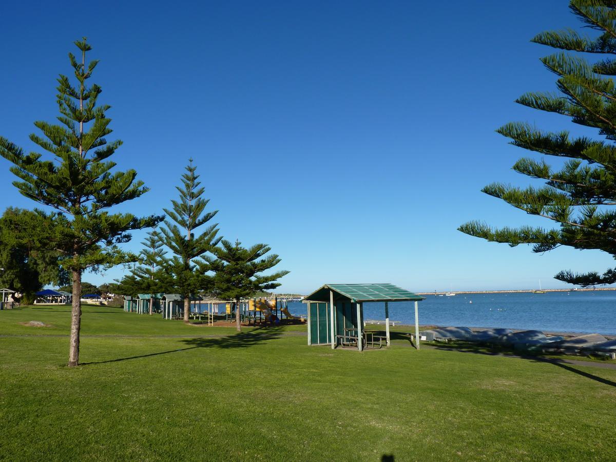 Leander Reef Holiday Park Port Denison Eksteriør bilde